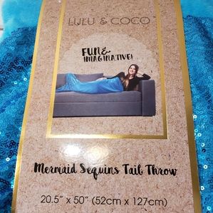 Blue Mermaid Sequins Plush Tail Throw